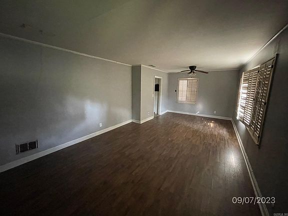 3rd image of 17 N Lakeside Ln
