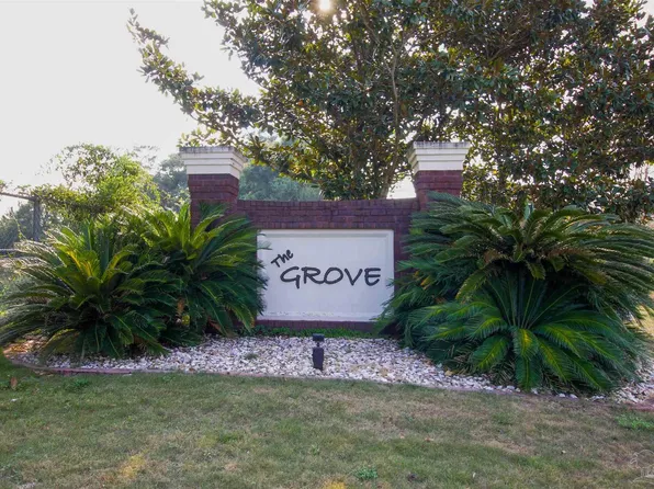 695 Farmington Rd, Pensacola, FL 32504