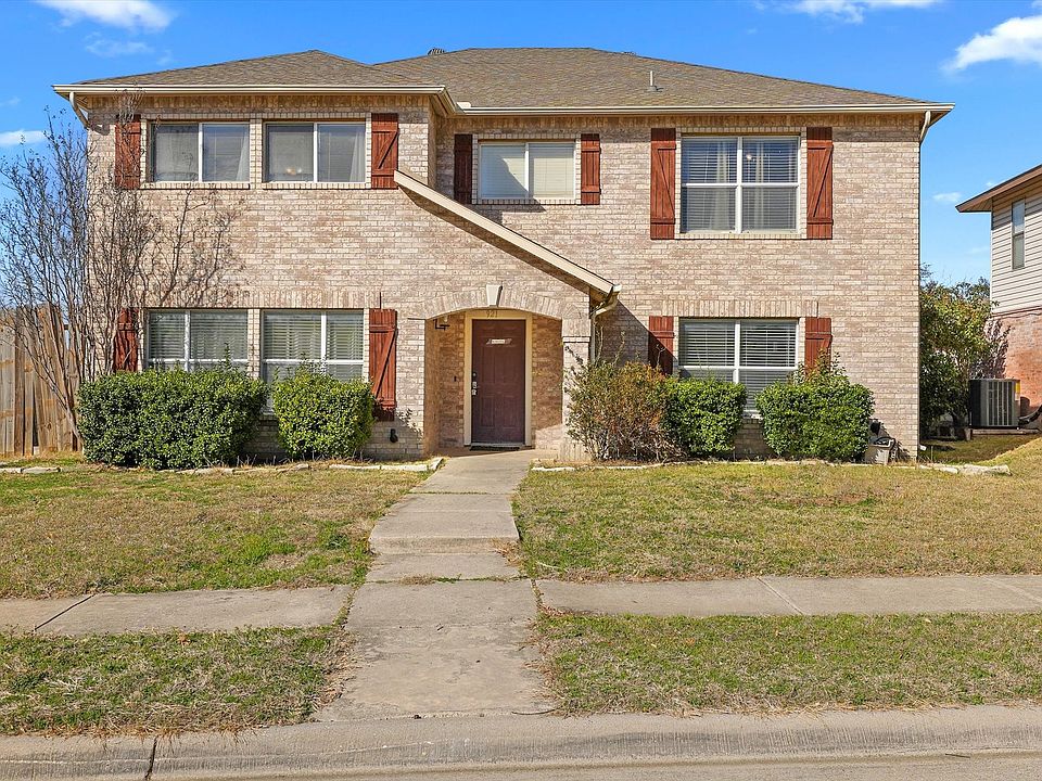 1st image of 921 Valleybrook Dr