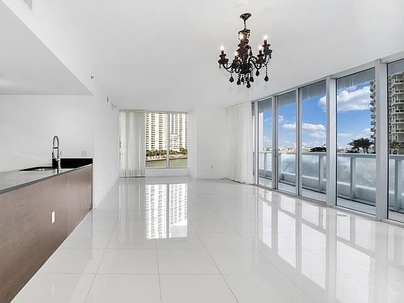4th image of 465 Brickell Ave APT 401