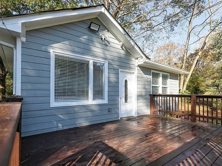 2085 Browns Mill Rd SE — Photo 4