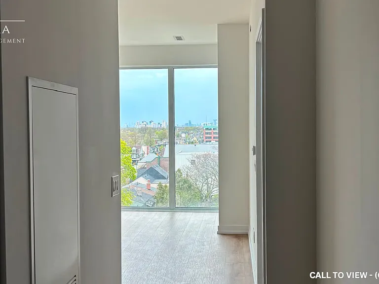 500 Dupont St #606 — Photo 9