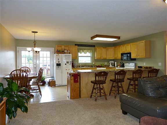 4th image of 301 W Ashtyn Ln