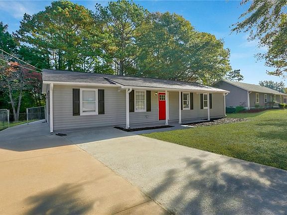 2nd image of 574 Lakeridge Cir SE
