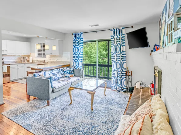 102 Harvest Dr, Charlottesville, VA 22903