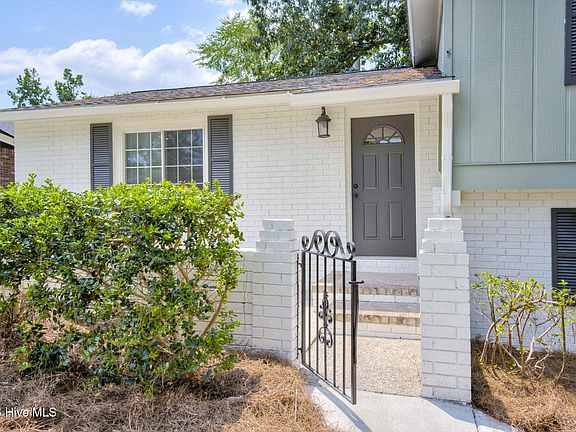 4th image of 4570 Colonial Road