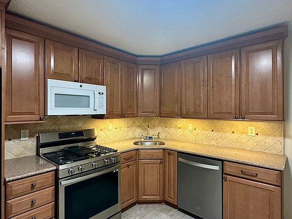 2nd image of 499 Quince Ct #499