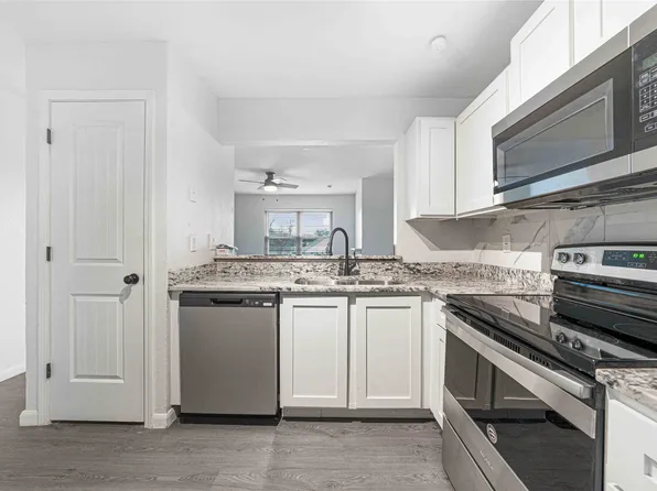 2200 E Trinity Mills Rd APT 510, Carrollton, TX 75006