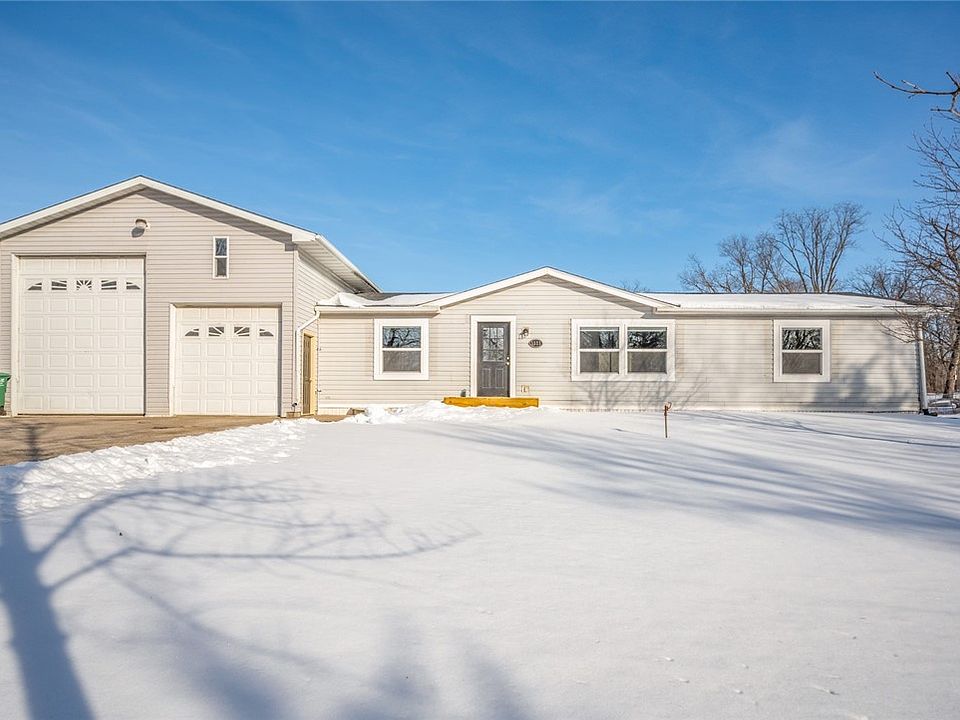 1st image of 5525 NE Berwick Dr