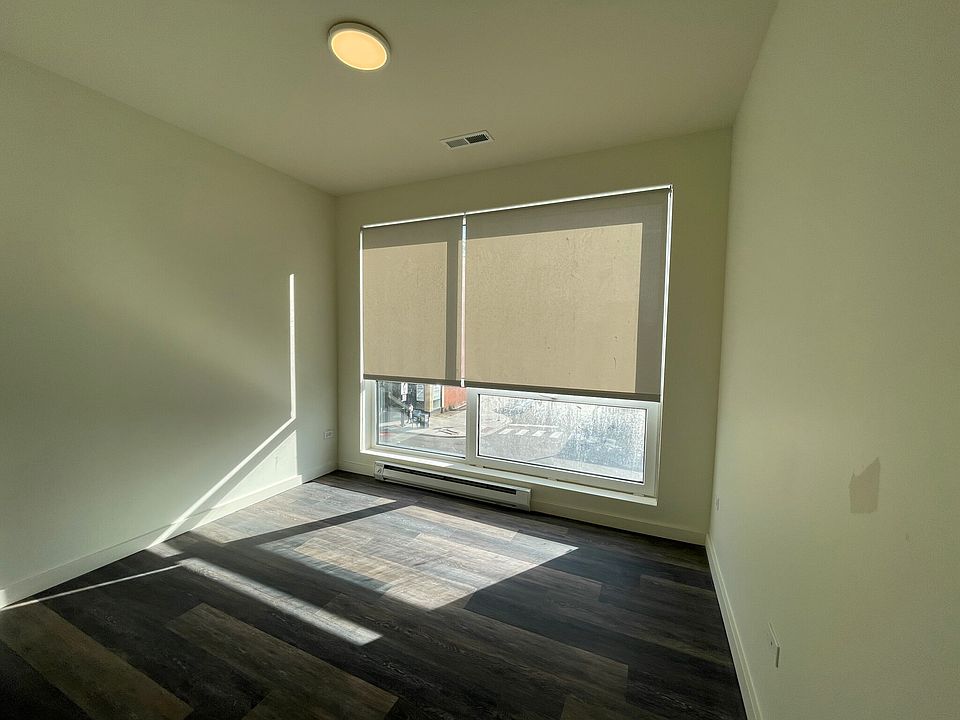 2nd image of 1123 W Chicago Ave #308