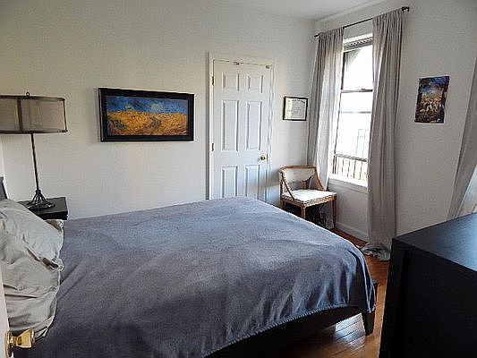 2nd image of 172 W 77th St #5BB