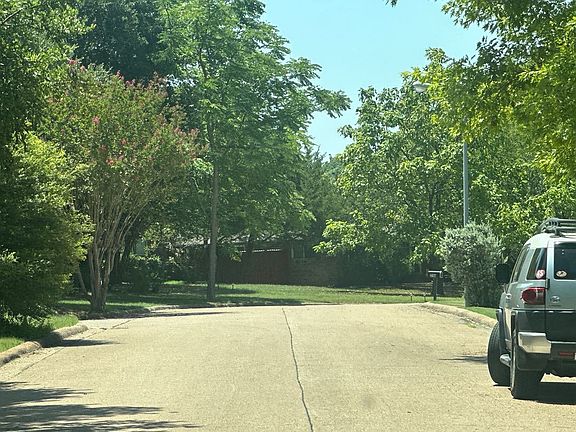 4th image of 202 Pecan Creek St