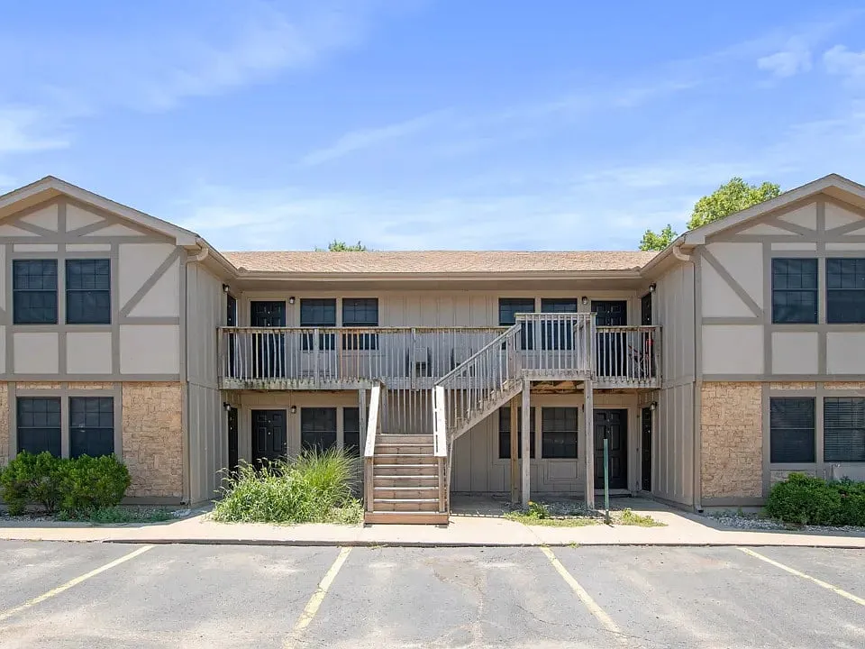 Midland Court Apartments