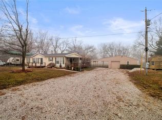 22304 S Buck Dr, Peculiar, MO 64078