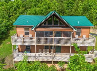 1792 Paulas Huskey Cir, Sevierville, TN 37876