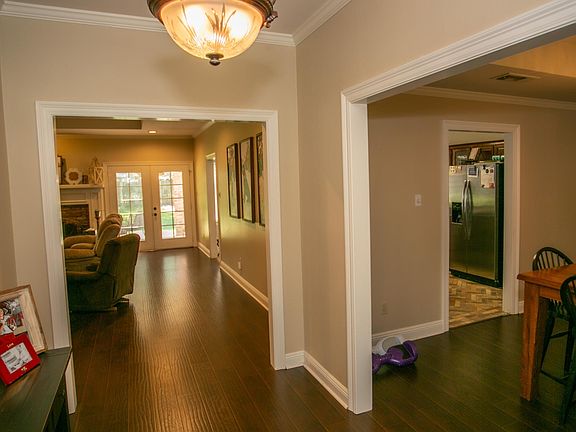 3rd image of 22 Pine Burr Cir