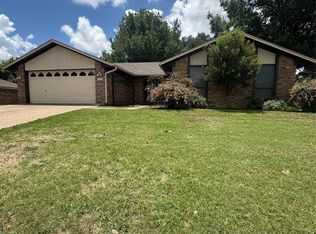 304 Chartwell Dr, Woodway, TX 76712