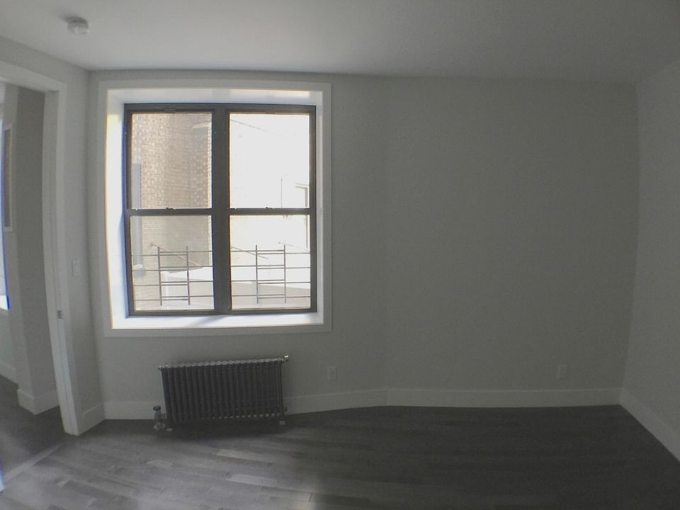 Building Photo 3