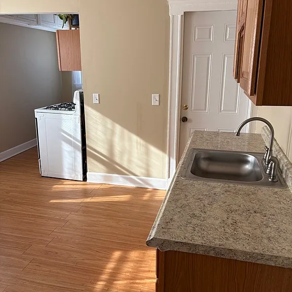 1877 Hyde Park Ave #2 — Photo 15