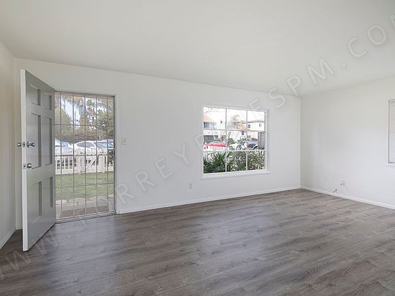 5th image of 1027 Hornblend St