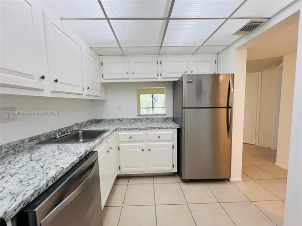 7825 Fairview Dr APT 202, Fort Lauderdale, FL 33321