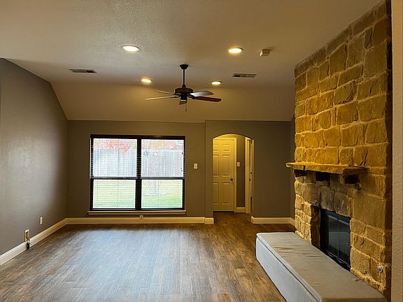 5th image of 2468 Beachview Dr