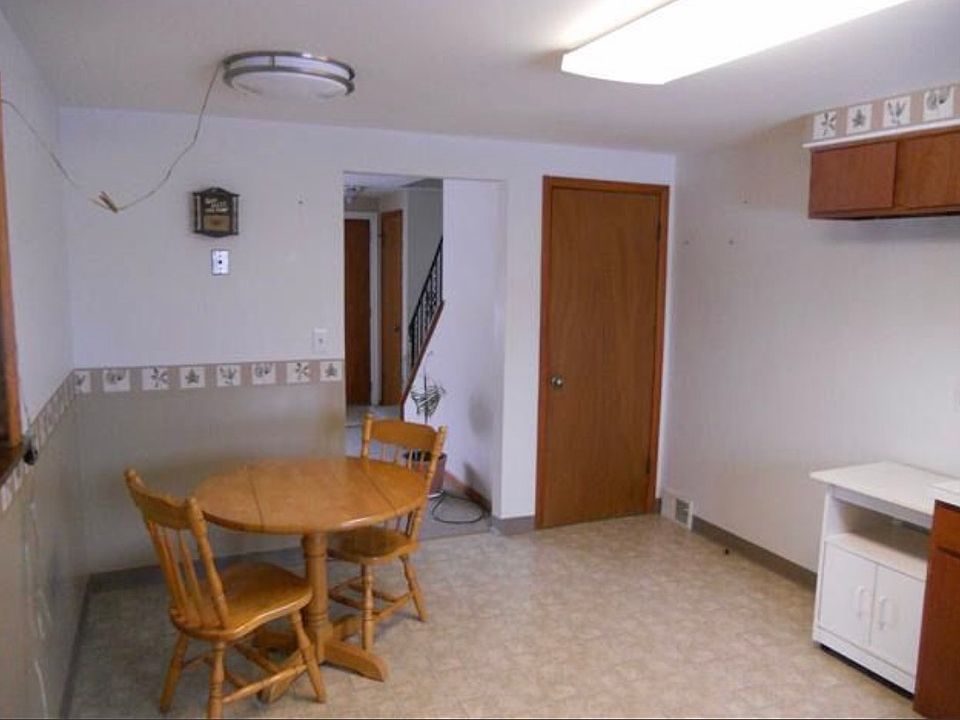1st image of 75 Lackawanna Ave #2
