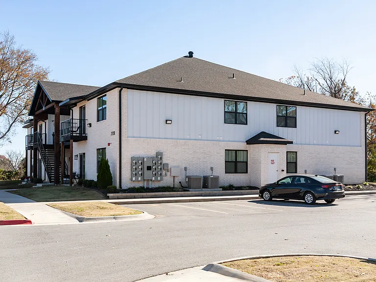 The Aviator Apartments — Photo 80