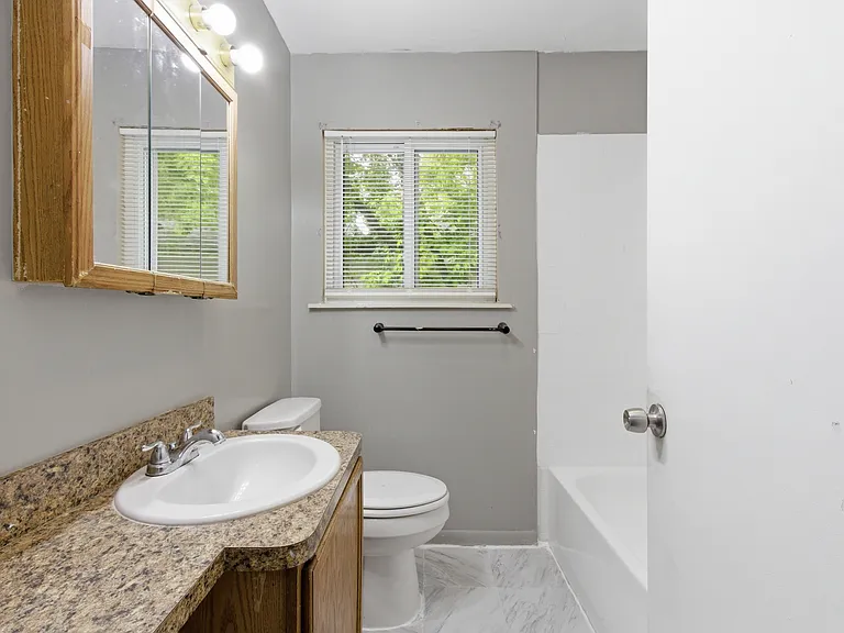 7044 Hudson Ave — Photo 10