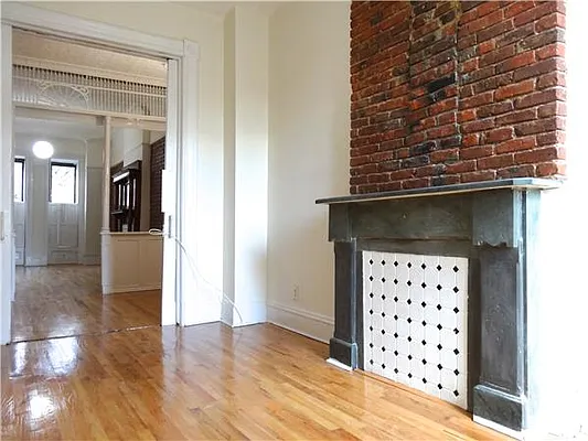 Rented by R New York | media 8