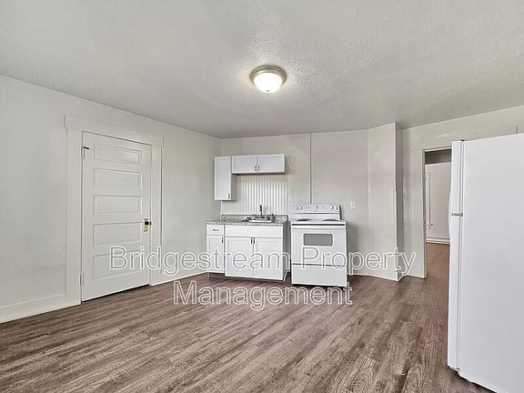 2nd image of 21B John St