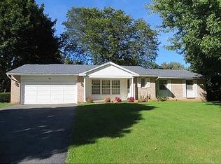 50 Warder Dr, Pittsford, NY 14534