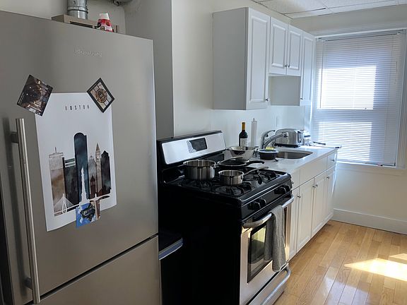 2nd image of 10 Wiget St APT 4