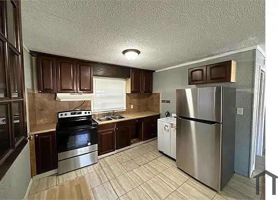 117 S Pindal Cir — Photo 2