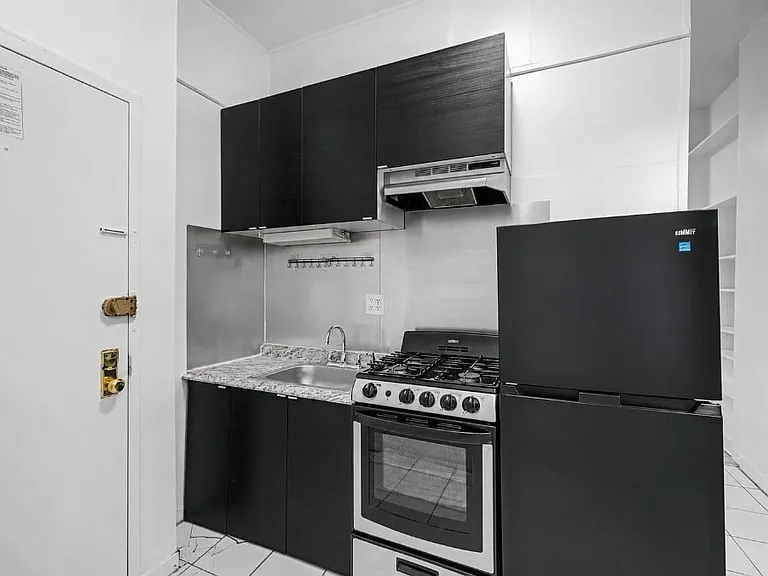 90 Stanton St #1D — Photo 2