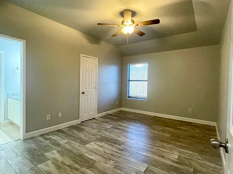 813 Lake Forest Trl — Photo 17