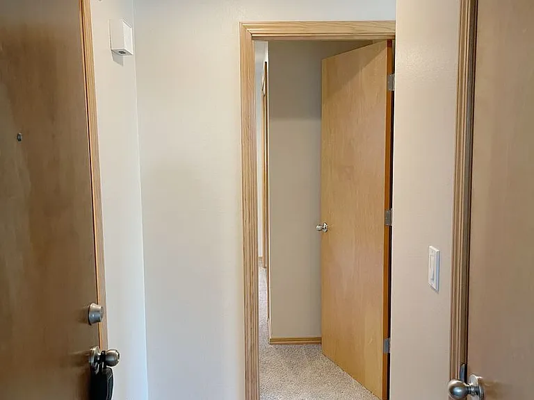 Roxclif Apartments — Photo 30