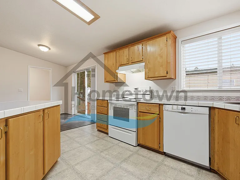 5425 E Grove Ave — Photo 13
