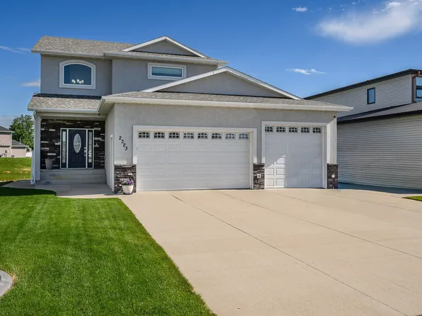 2323 Bayview Ct SE, Mandan, ND 58554
