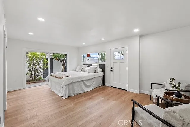 1421 E Norwood Pl — Photo 12