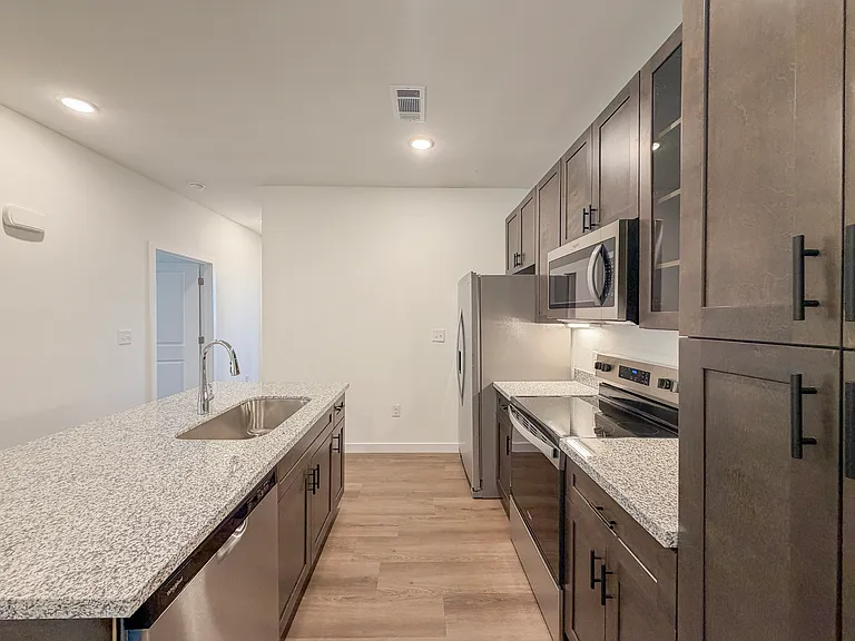 Beyond The Bend Apartments — Photo 63