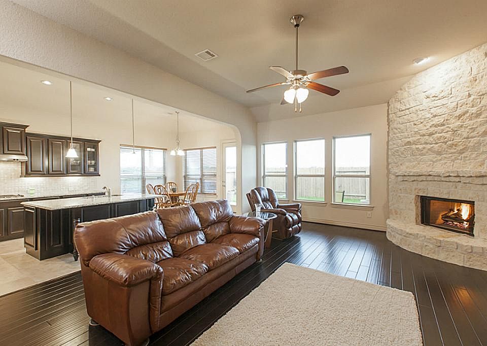 Look at this open floor plan with ALL the upgrades!!