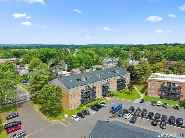 136 Kane St APT C5, West Hartford, CT 06119
