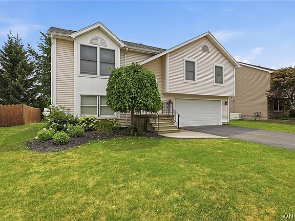 3rd image of 76 Doehaven Cir