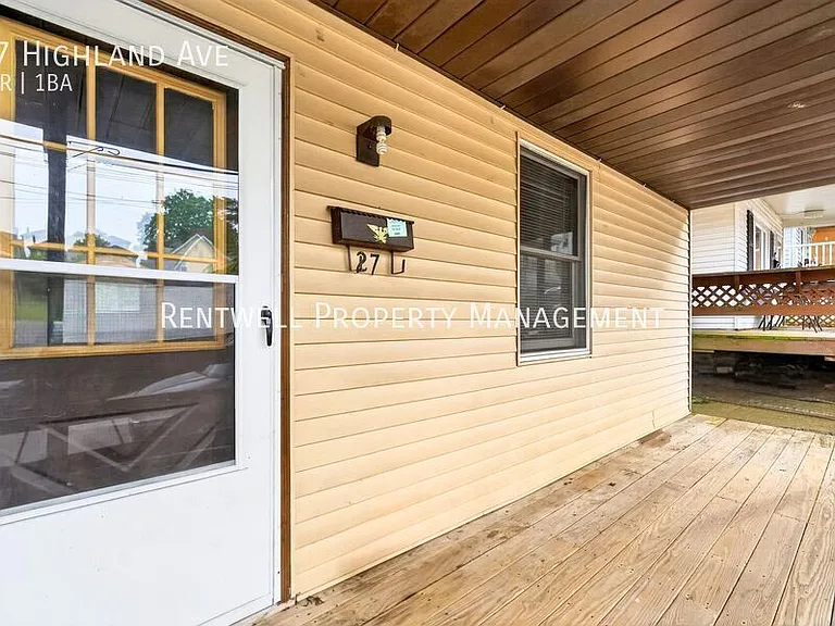 27 Highland Ave — Photo 5