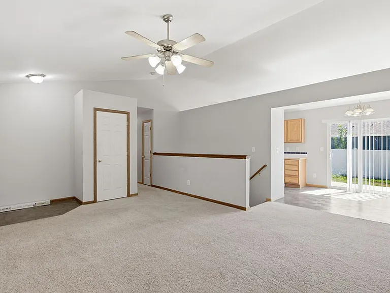 7026 Mount Nimbus St — Photo 4