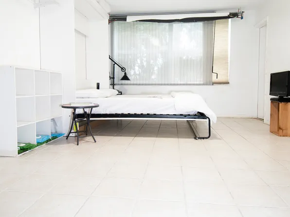 1601 NE 191st St #120, Miami, FL 33179