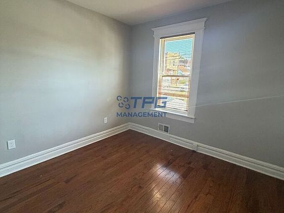 4th image of 76 Halstead St #1