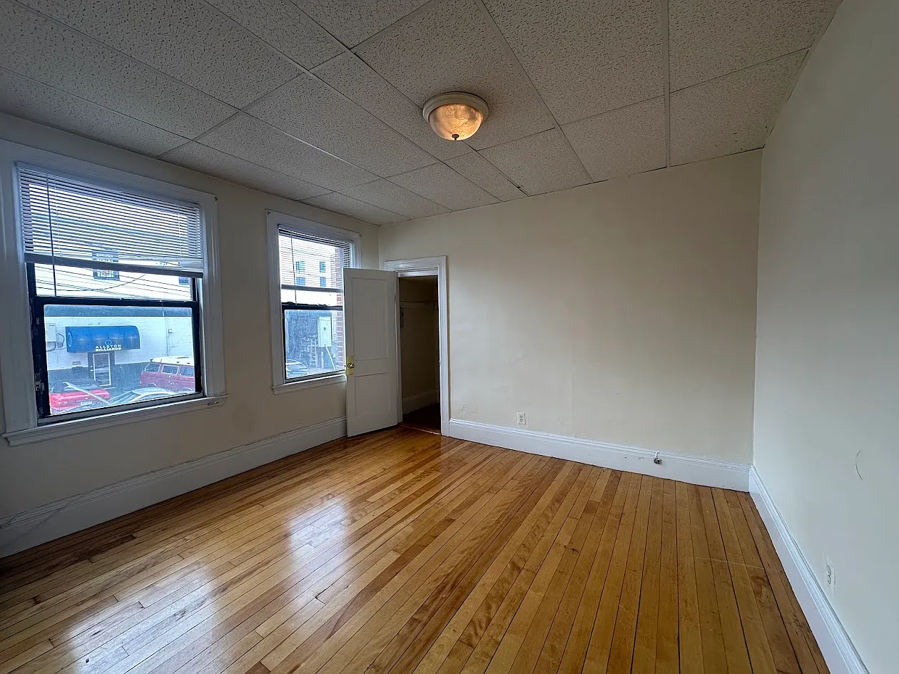 1 bed, 450 sqft, $2,150 — Photo 3