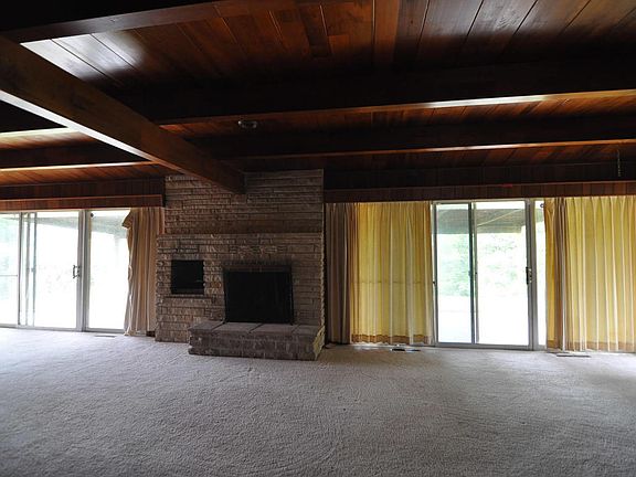 5th image of 115 Riverview Dr